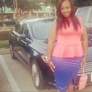 Blue skirt with slit size 1x.